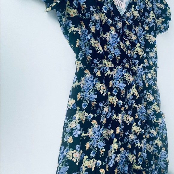 HALF BUTTON MIDI TEA DRESS SS FLORAL
BLACK - Picture 10 of 10